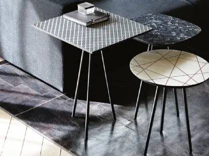 Tavolino in acero serigrafato e base in acciaio Kaos di Cattelan Italia