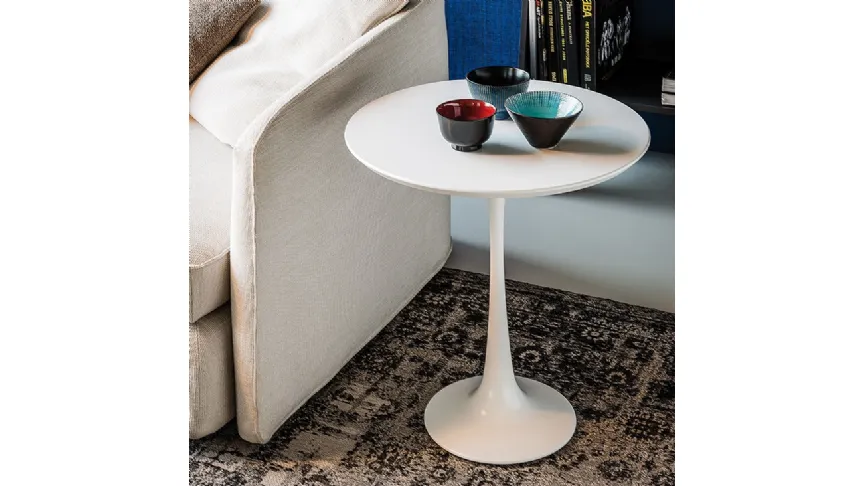 Tavolino con base in poliuretano Hugo di Cattelan Italia