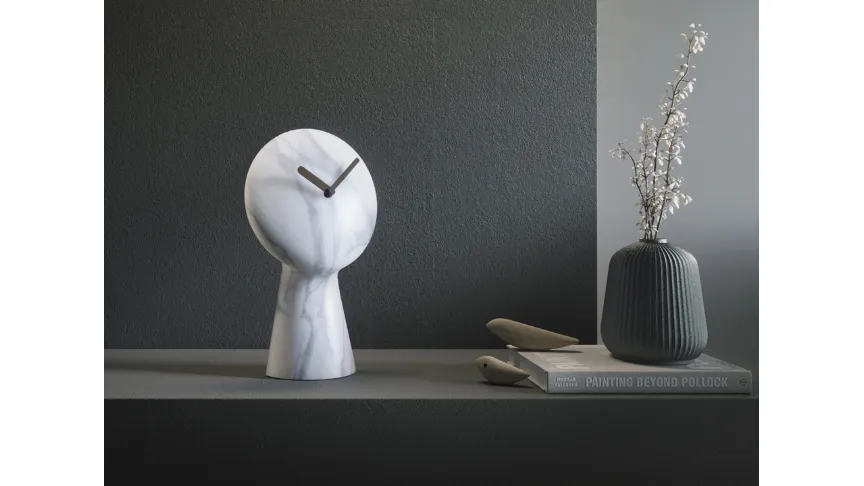 Orologio da tavolo in marmo Bianco di Carrara Kodo di Materium