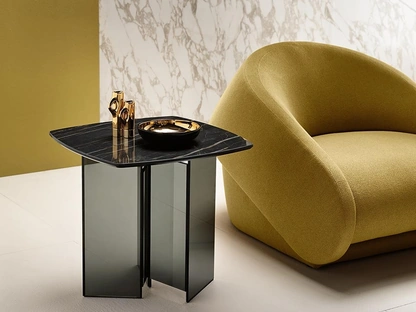 Tavolino Metropolis Fianco Divano di Tonelli