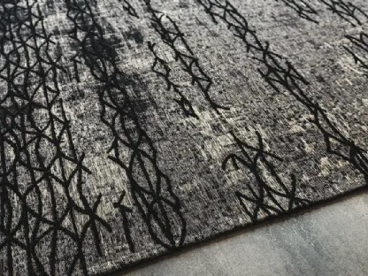 Tappeto Mumbai grigio e nero tessuto in cotone e ciniglia a rilievo di Cattelan Italia