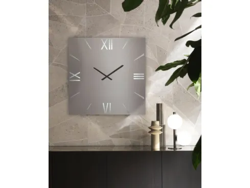 Orologio da muro realizzato in cristallo specchiante fumé serigrafato Skyline di Riflessi