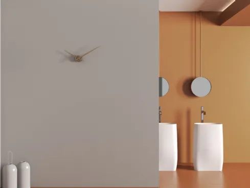 Orologio da parete Solitario con lancette in legno di rovere di Materium
