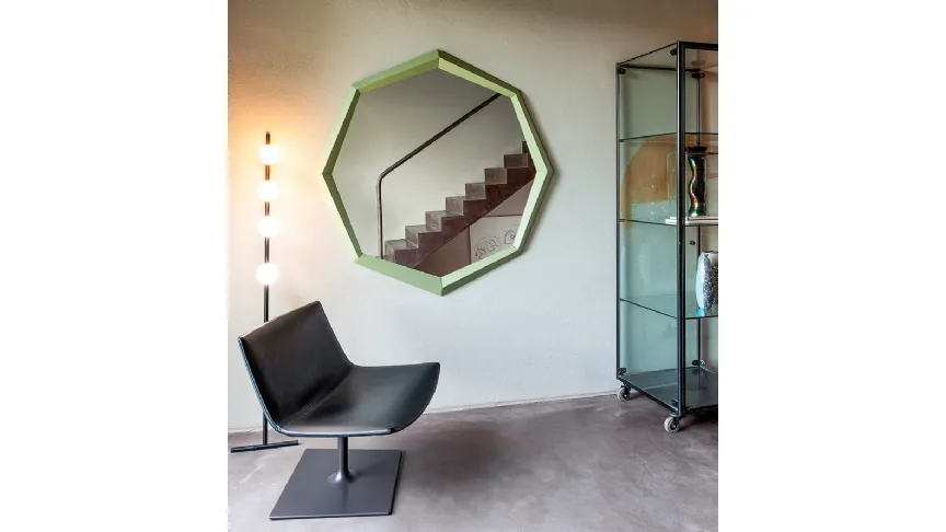 Specchio Diamond con cornice in Rovere massello di Devina Nais
