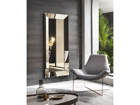 Specchio da parete con cornice inclinata bronzata Trapezio di Riflessi