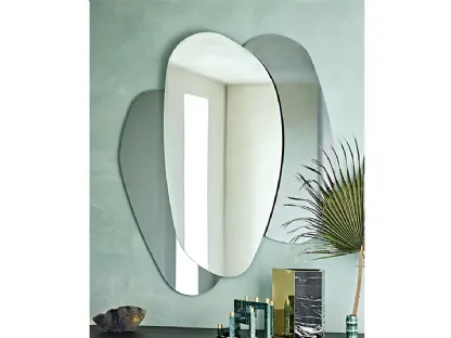 Specchio da parete in cristallo specchiato con specchi laterali in cristallo specchiato fumé o bronzo Ulisse di Cattelan Italia