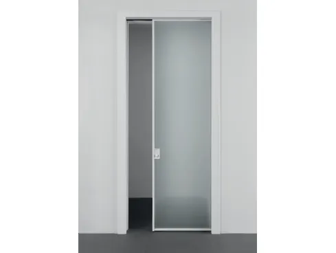 Porta a scomparsa con anta in vetro polvere satinato Beat di Albed