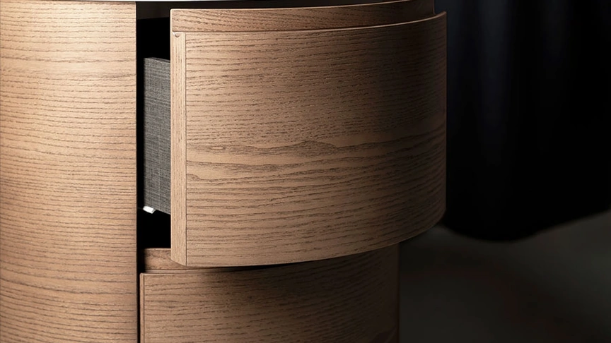 Comodino in legno Orbit con top in marmo di Kristalia