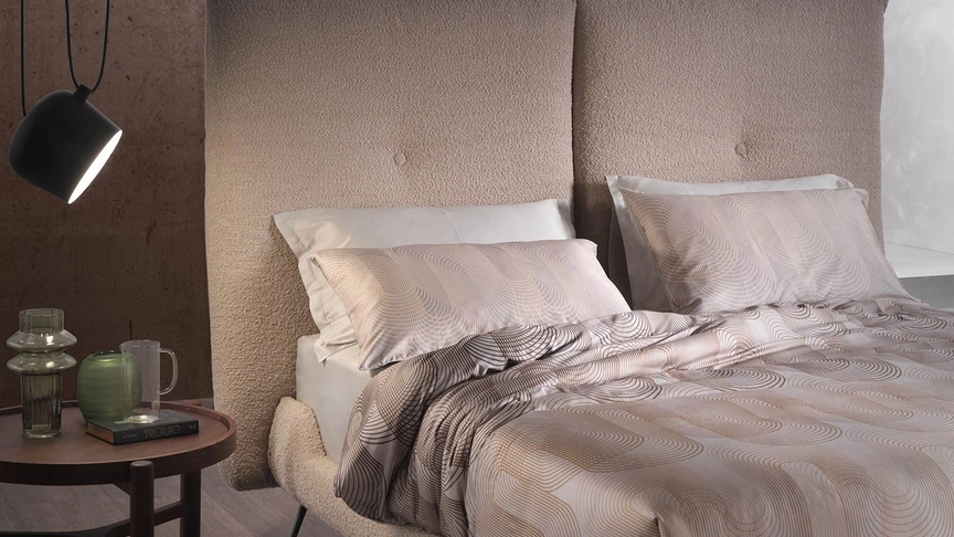 Letto in tessuto con testiera Designer Lift di Altrenotti