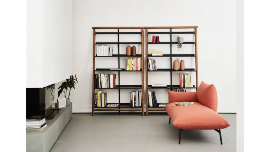 Libreria Suite 02 in legno con ripiani in metallo di Midj