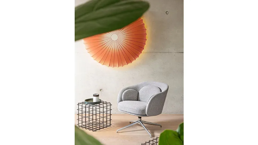 Poltrona Sunset Armchair in tessuto imbottito di Saba