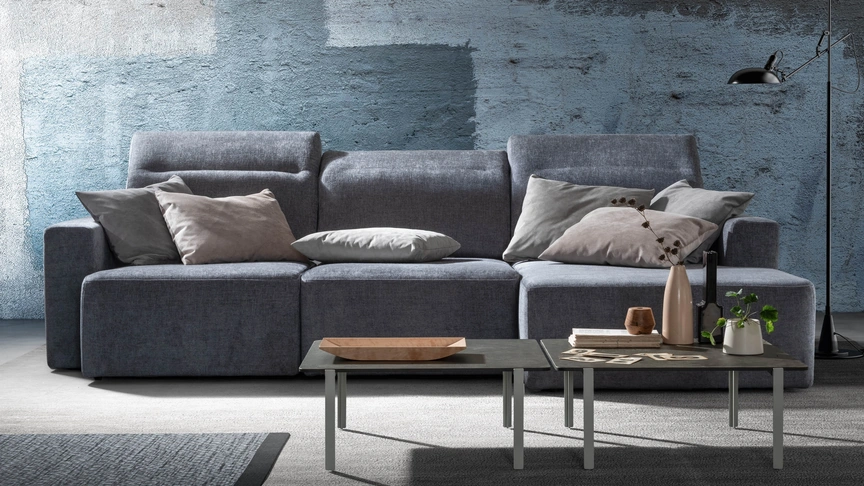 Divano lineare in tessuto con sedute estraibili Glide di Samoa