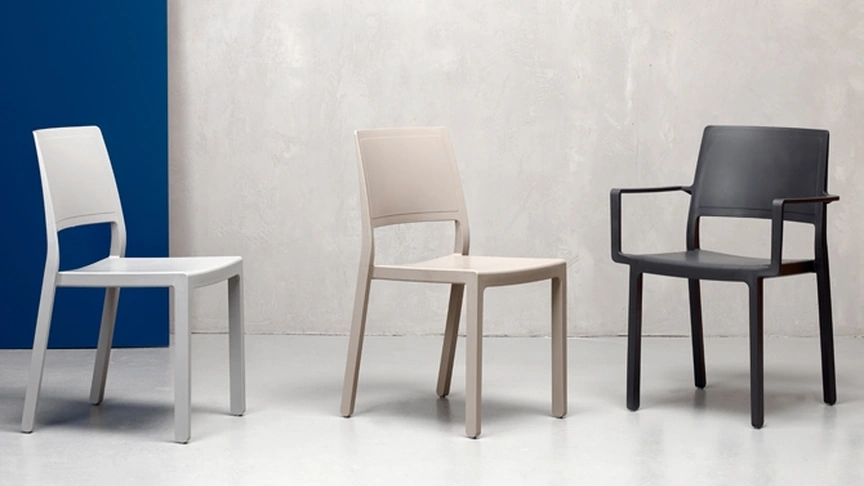 Sedia impilabile con o senza braccioli ergonomica e confortevole Kate di Scab Design