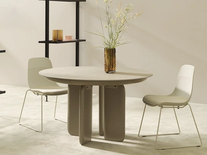 Sedia Elephantino di Kristalia