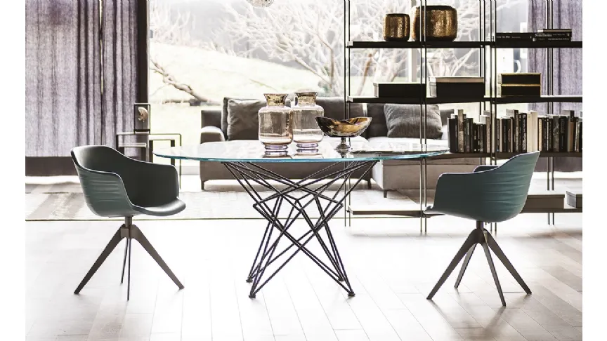 Tavolo con base in acciaio e piano in cristallo bisellato Gordon di Cattelan Italia