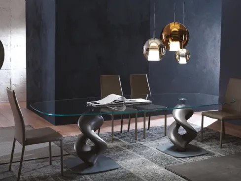 Tavolo in cristallo con base scultura in poliuretano laccato Liquid Big di Ozzio