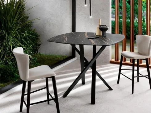 Tavolo Shangai Snack con top in ceramica e base in alluminio di Riflessi