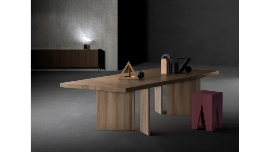 Tavolo Wood in legno massello di Rovere di Devina Nais