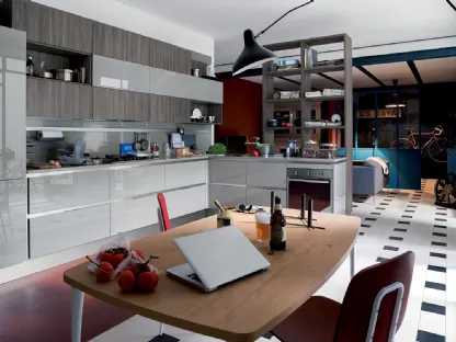 Cucina Moderna con penisola Carrera in laccato lucido Grigio Metallo di Veneta Cucine