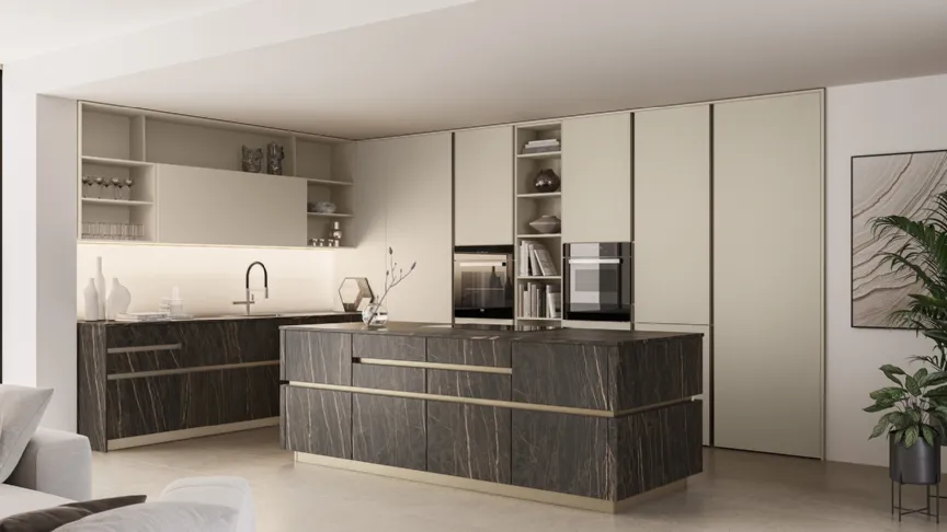 Cucina Moderna con isola Iconica 07 in laccato e ceramica di Veneta Cucine