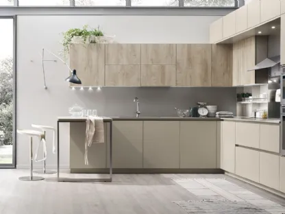 Cucina Moderna Lounge angolare con penisola in laccato Beige Ecru e Rovere Coloniale di Veneta Cucine