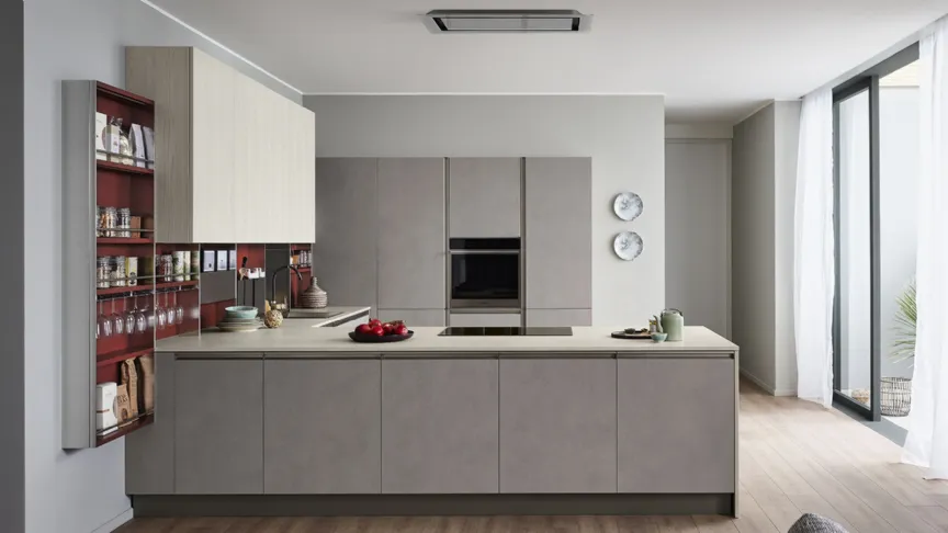 Cucina Moderna Start Time Presa angolare in finitura Graffiato scuro e Play Rovere chiaro di Veneta Cucine