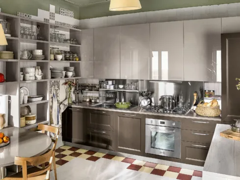 Cucina Moderna Tablet con penisola in finitura Link Rovere Marrone e laccato lucido Marron Mocaccino di Veneta Cucine