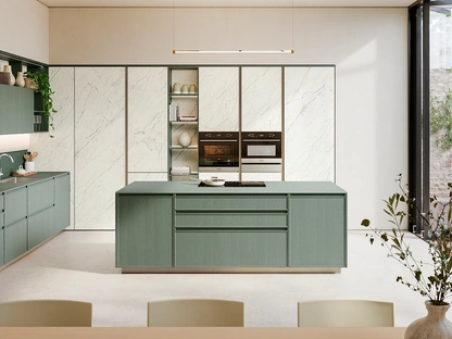 Cucina Moderna con isola Sakura 01 in frassino laccato di Veneta Cucine