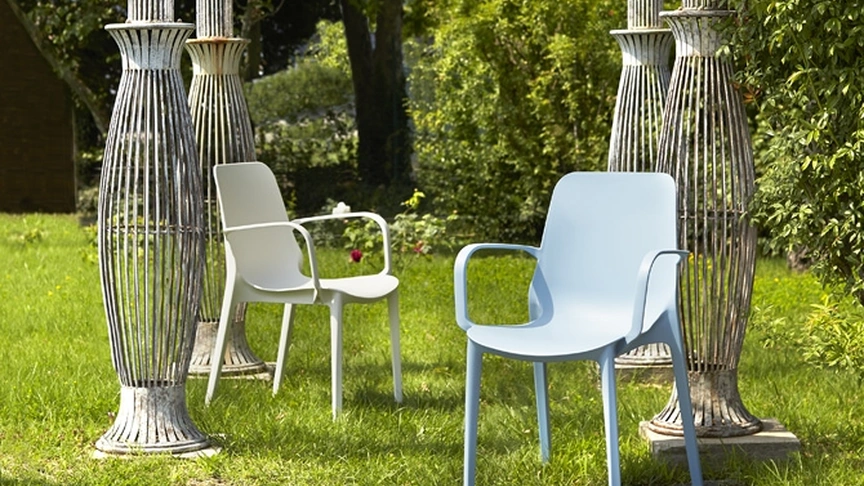 Sedia da giardino in plastica con braccioli Ginevra di Scab Design