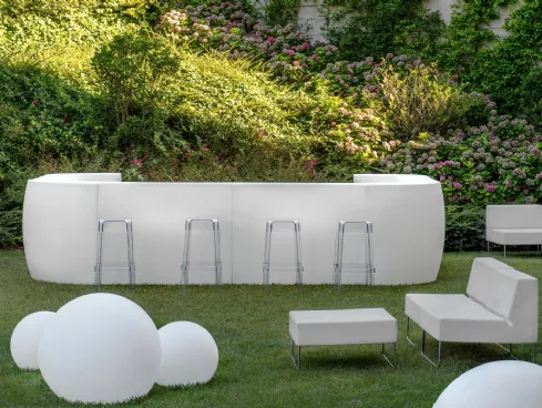 Divano e Pouf in polietilene con struttura in acciaiio Outdoor Host di Pedrali