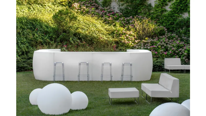 Divano e Pouf in polietilene con struttura in acciaiio Outdoor Host di Pedrali