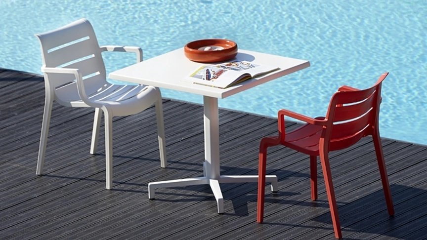 Tavolino quadrato in alluminio Maxi Domino di Scab Design