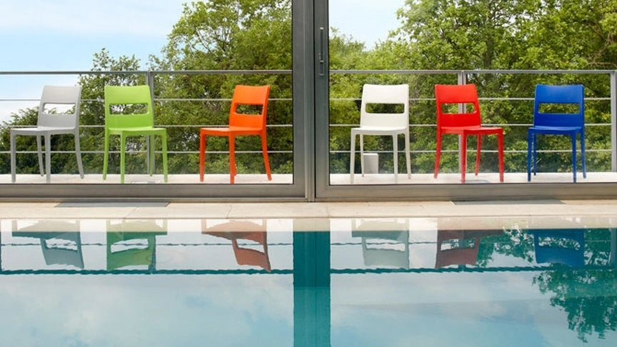 Sedia da giardino in tecnopolimero rinforzato con fibra di vetro disponibile in vari colori Sai di Scab Design