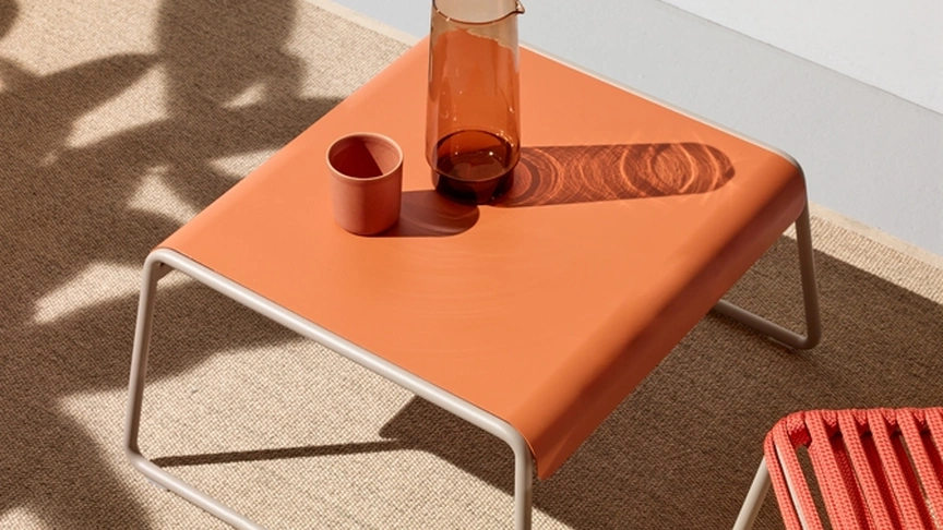 Tavolino basso in acciaio zincato Side Table Lisa Lounge di Scab Design