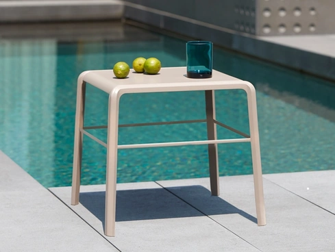 Tavolino da giardino in plastica Side Table Vela di Scab Design